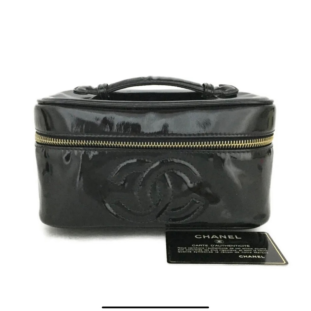 CHANEL CC Logo Enamel Patent Leather Cosmetics Vanity Hand Bag Black /4K0034
